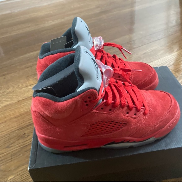 Jordan Red - Picture 2 of 9